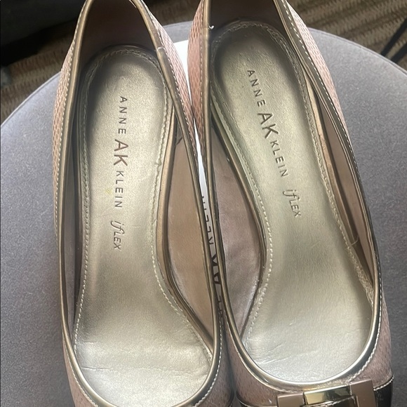 Anne Klein Taupe AK7MENI iflex Kitten Heels Women's 8 New In Box Classic y2k - Picture 2 of 9